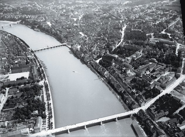 “Basel with the Rhine bridges, viewed from the north,” courtesy Swiss Federal Archives for Historic Monuments, Eduard Spelterini Collection. All photographs by Eduard Spelterini, who in 1898 became the first person to cross the Alps by air. A monograph of his aerial photography on glass negatives, Eduard Spelterini: Photographs of a Pioneer Balloonist, was published in 2007 by Scheidegger & Spiess, and a selection of his work was on view in November at the Venice Biennale.