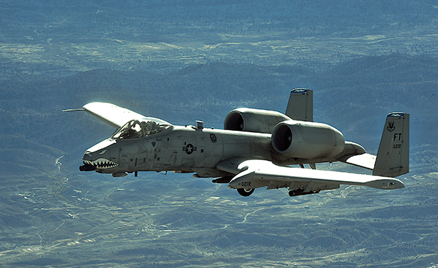 A U.S. Air Force A-10 Thunderbolt II in-flight over Afghanistan, October 7, 2008. ©© by Staff Sgt. Aaron Allmon