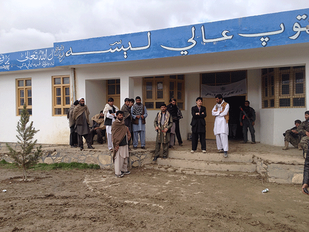 A polling station at a school in Dasht-e Towp. © Matthieu Aikins