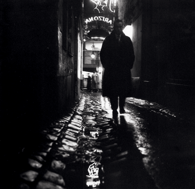 Rue Pigalle, Paris, 1950s © Paul Almasy/akg-images