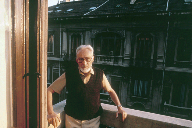 Primo Levi at his home in Turin, 1985 © René Burri/Magnum Photos