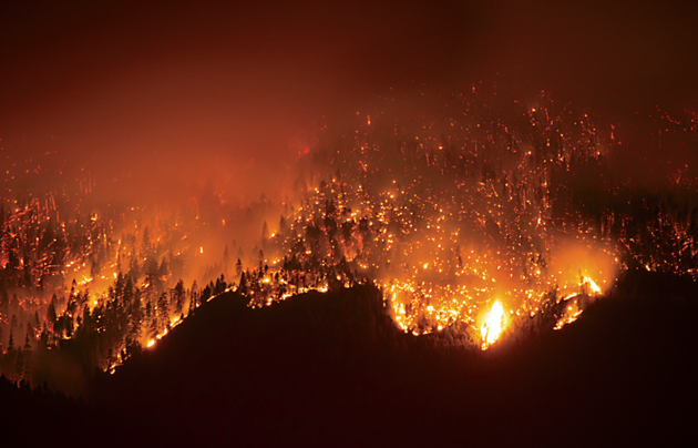 Photograph of Lolo Peak fire © Laura Verhaeghe