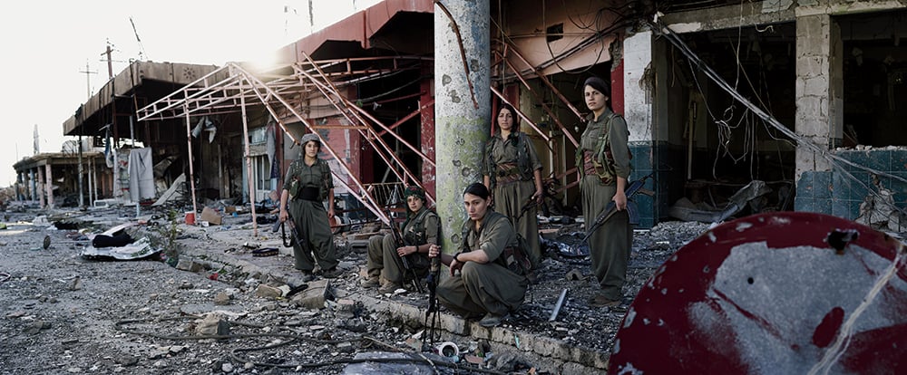 Fighters of the YJA-STAR, the women’s force in the PKK, Sinjar, Iraq, November 2015 (detail)