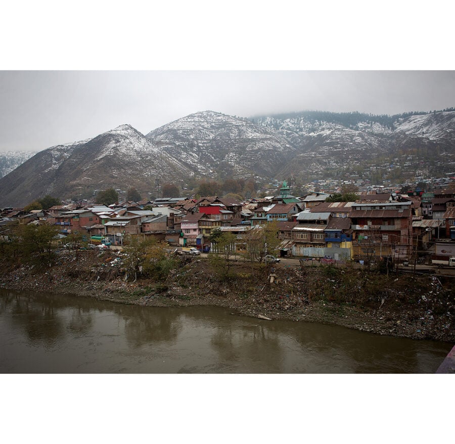 Baramulla, a city on the Jhelum River, thirty miles northwest of Srinagar, Kashmir. All photographs from Kashmir, August 2019 © Abid Bhat. Bhat’s work was supported by the Pulitzer Center on Crisis Reporting.