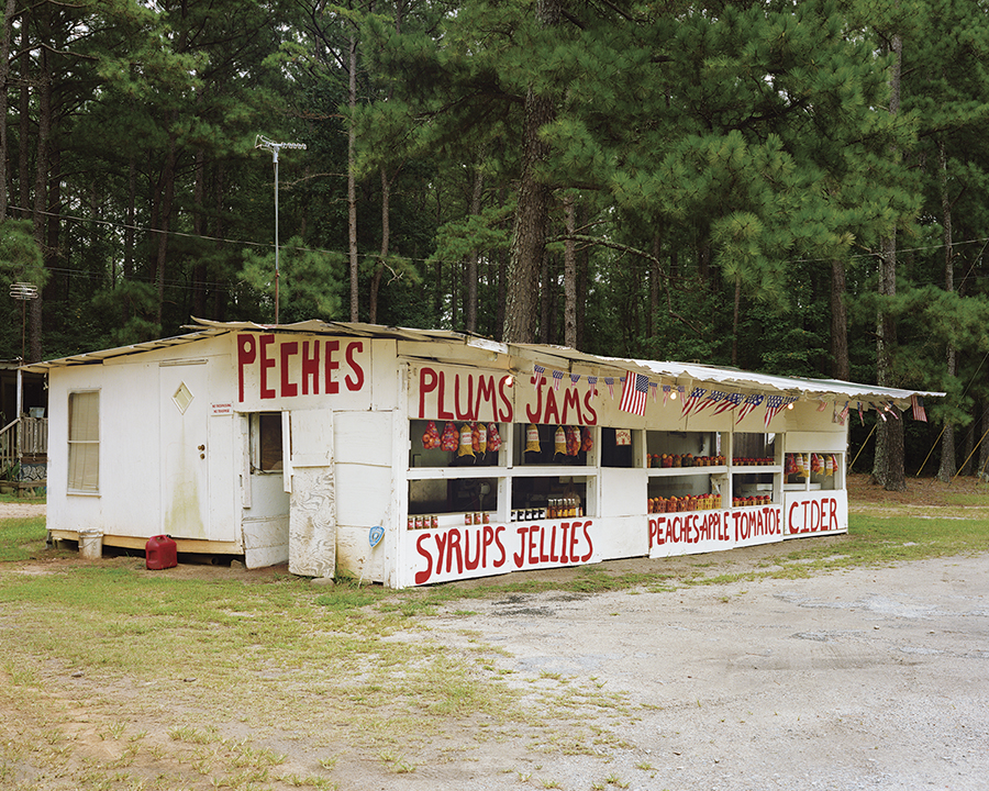 “Fruit Stand, Highway 441, Georgia.” All photographs by Tema Stauffer © The artist. Courtesy Tracey Morgan Gallery, Asheville, North Carolina