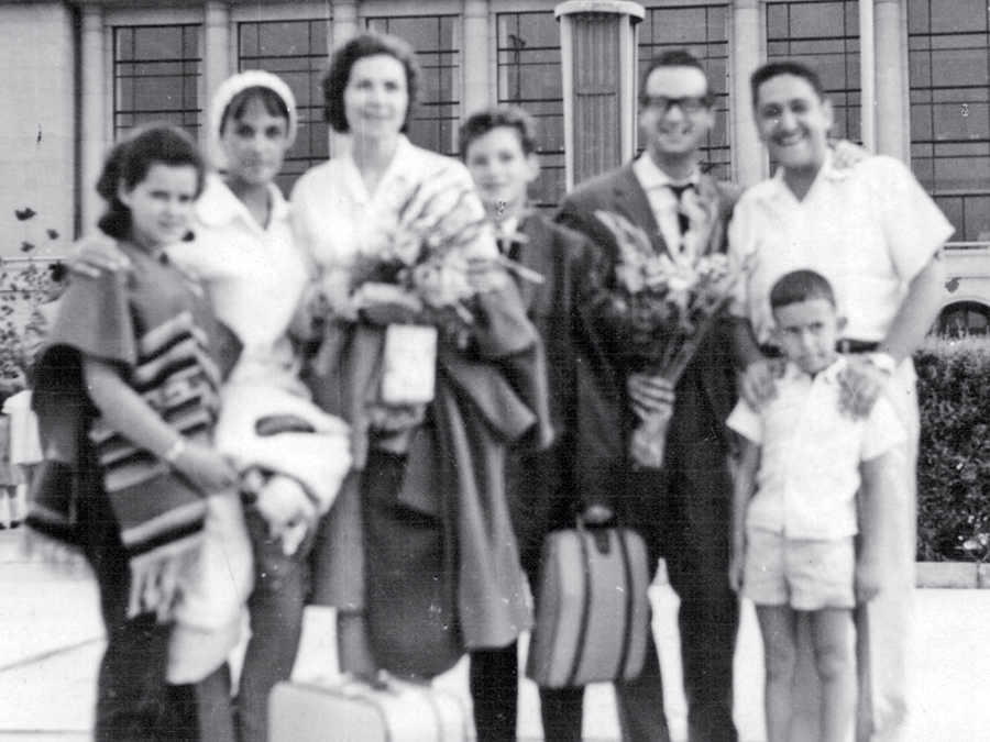 The Cabrera family being welcomed at the Peking airport© Personal archive of Sergio Cabrera, Marianella Cabrera, and Carl Crook