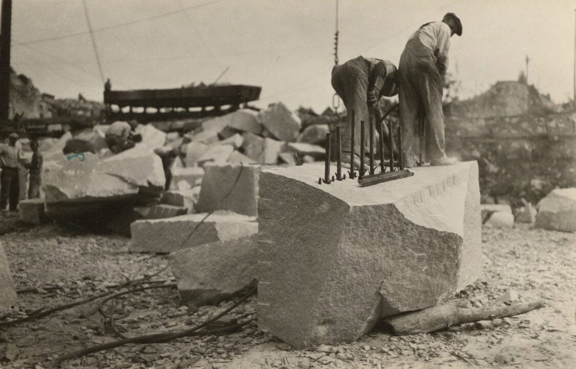 Barre quarry workers splitting granite, early twentieth century Courtesy Vermont Historical Society, Barre History Collection Picture File