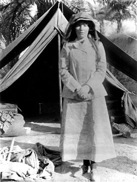 gertrude_bell_in_iraq_in_1909_age_41